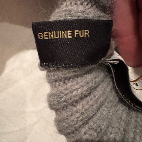 Linda Richard ha-11 grey fur Pom Pom hat beanie - Picture 6 of 7